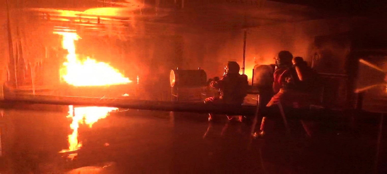 Seed instructor fire training(Fire training facility).